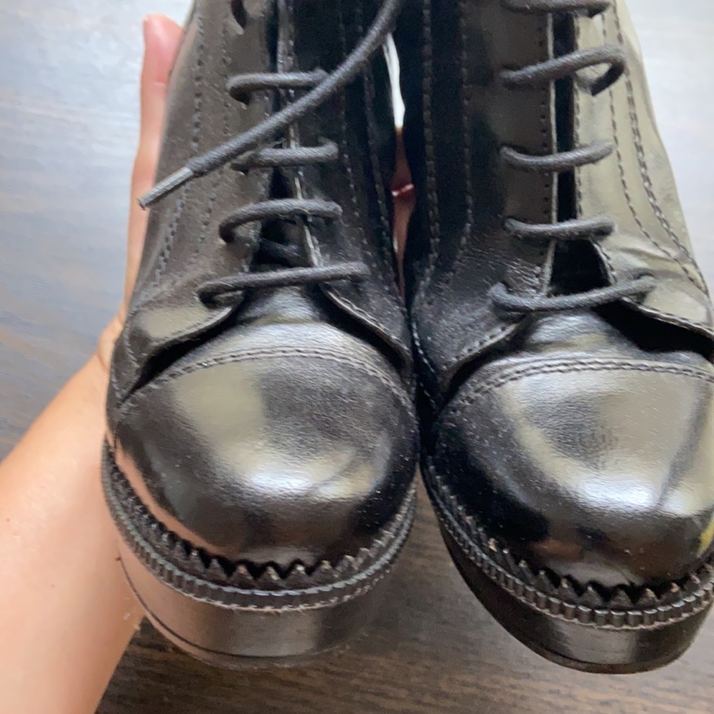 Burberry black lace up boots - Picture 3 of 7